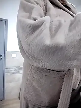 Snapshot of sexyguenda chatting on 10.09.25 sexyguenda online show from 10.09.25