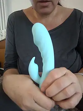 Snapshot of sexyguenda chatting on 12.20.25 sexyguenda online show from 12.20.25