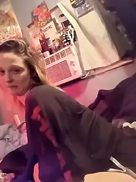 Queen2454 online show from 02.18.26