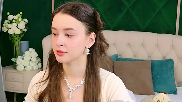 EvaSwen online show from 04.15.26