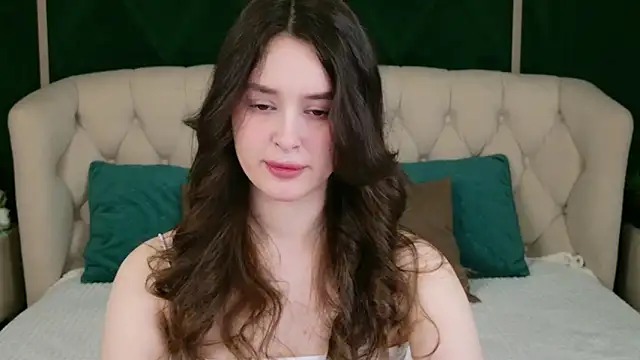 Snapshot of EvaSwen chatting on 04.18.26 EvaSwen online show from 04.18.26