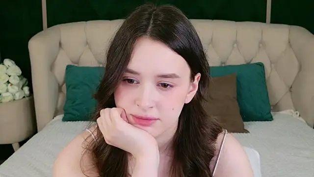 Snapshot of EvaSwen chatting on 04.18.26 EvaSwen online show from 04.18.26