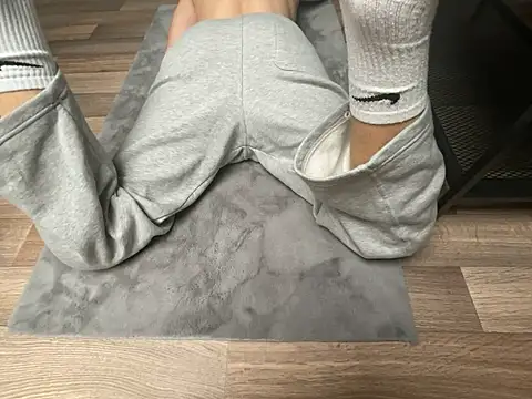 Snapshot of cuteboy19xxx chatting on 10.24.25 cuteboy19xxx online show from 10.24.25