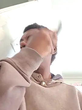 Snapshot of MrBigDickShow chatting on 11.06.25 MrBigDickShow online show from 11.06.25