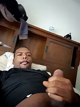 Snapshot of MrBigDickShow chatting on 11.19.25 MrBigDickShow online show from 11.19.25