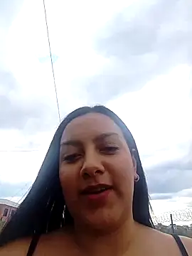 Snapshot of Sexy_Nayra_outdoors chatting on 09.29.25 Sexy Nayra outdoors online show from 09.29.25
