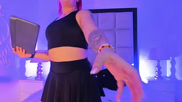 Snapshot of AriannaCooperr chatting on 10.10.25 AriannaCooperr online show from 10.10.25