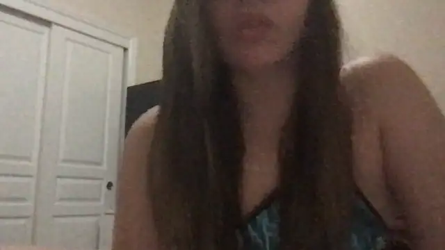 Snapshot of bunnygorl12 chatting on 10.29.25 bunnygorl12 online show from 10.29.25