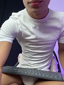 Snapshot of cherub_ chatting on 11.14.25 cherub online show from 11.14.25