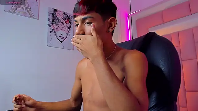 Snapshot of cherub_ chatting on 12.16.25 cherub online show from 12.16.25