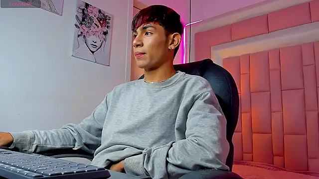 Snapshot of cherub_ chatting on 12.23.25 cherub online show from 12.23.25