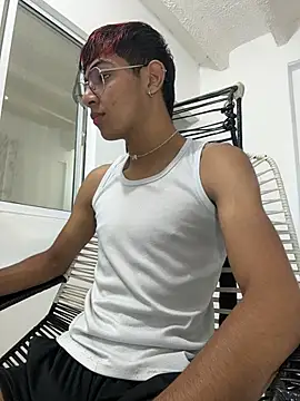 Snapshot of cherub_ chatting on 02.07.26 cherub online show from 02.07.26