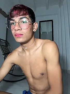 Snapshot of cherub_ chatting on 02.16.26 cherub online show from 02.16.26