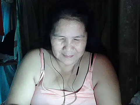 Snapshot of milagrose_rose chatting on 05.17.26 milagrose rose online show from 05.17.26