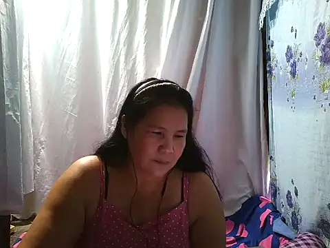 Snapshot of milagrose_rose chatting on 05.27.26 milagrose rose online show from 05.27.26