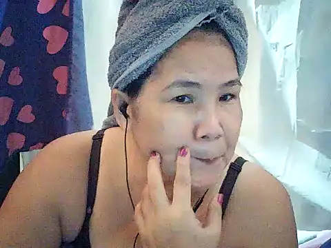 Snapshot of milagrose_rose chatting on 06.08.26 milagrose rose online show from 06.08.26