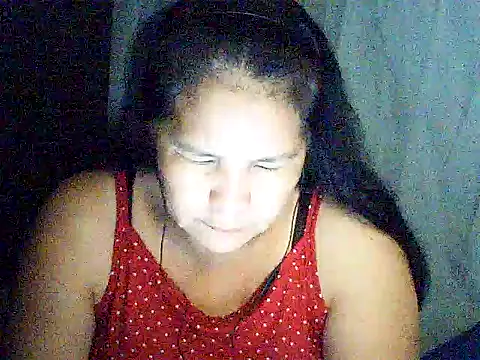 Snapshot of milagrose_rose chatting on 06.11.26 milagrose rose online show from 06.11.26