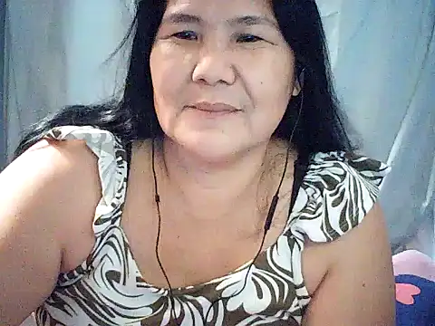 Snapshot of milagrose_rose chatting on 06.14.26 milagrose rose online show from 06.14.26