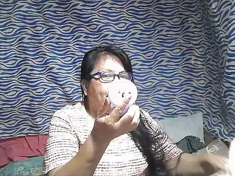 Snapshot of joy_cute chatting on 10.19.25 joy cute online show from 10.19.25