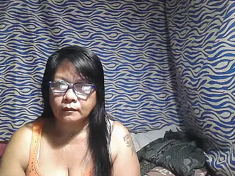 Snapshot of joy_cute chatting on 10.19.25 joy cute online show from 10.19.25