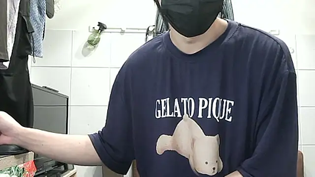 Snapshot of mikan_kun_st chatting on 09.30.25 mikan kun st online show from 09.30.25