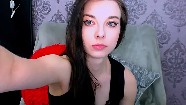 Snapshot of DominantLuna chatting on 05.20.26 DominantLuna online show from 05.20.26