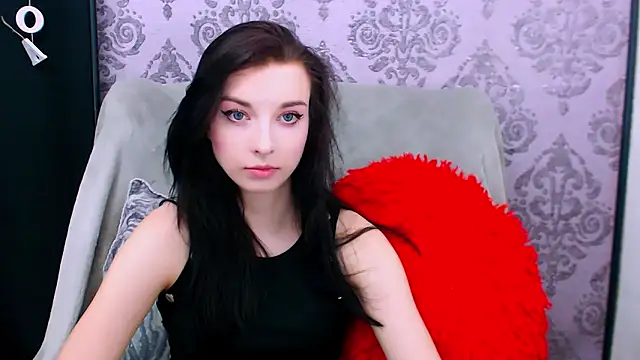 Snapshot of DominantLuna chatting on 05.24.26 DominantLuna online show from 05.24.26