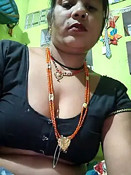 Snapshot of Hotty_ruvi chatting on 10.16.25 Hotty ruvi online show from 10.16.25