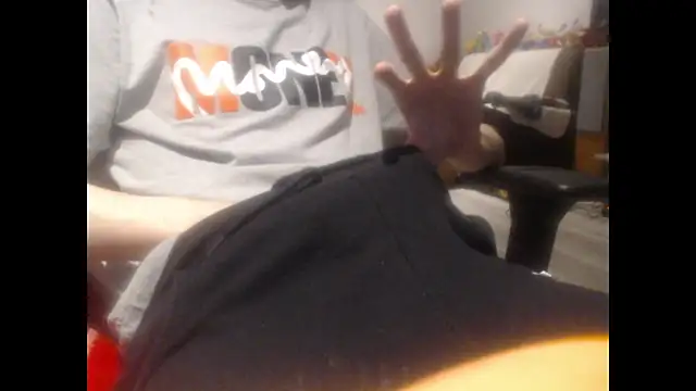 Snapshot of LoyalDoggie chatting on 12.18.25 LoyalDoggie online show from 12.18.25