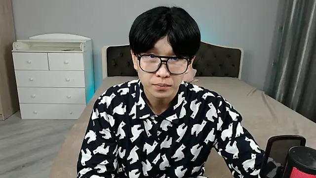 KaiChicken online show from 12.04.25