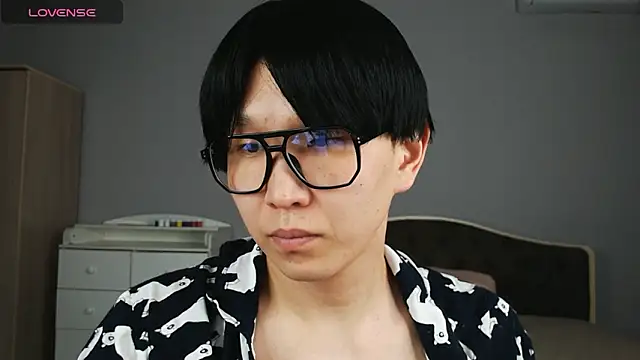 Snapshot of KaiChicken chatting on 02.27.26 KaiChicken online show from 02.27.26