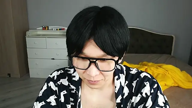 Snapshot of KaiChicken chatting on 04.05.26 KaiChicken online show from 04.05.26