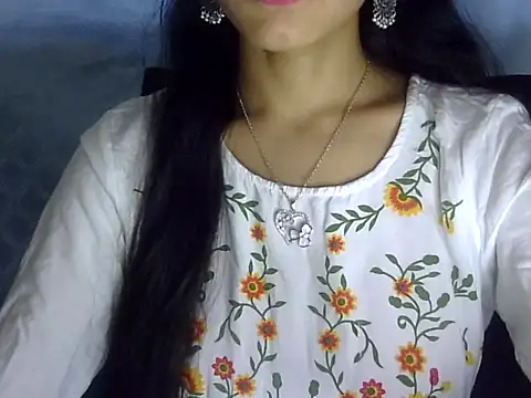 Snapshot of Shazi_1 chatting on 05.17.26 Shazi 1 online show from 05.17.26