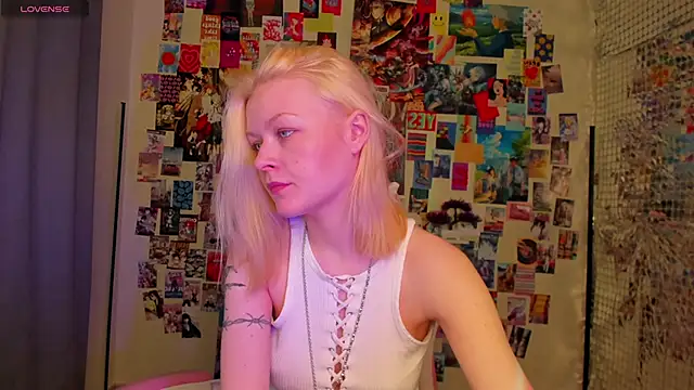 Snapshot of Callista_a chatting on 11.06.25 Callista a online show from 11.06.25