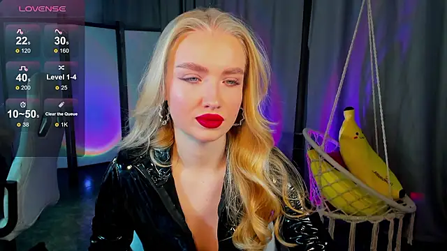 Snapshot of TessaGrays chatting on 02.11.26 TessaGrays online show from 02.11.26