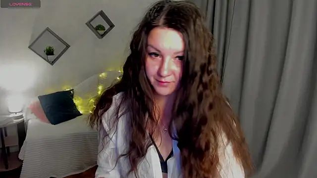 mood  berry online show from 10.15.25
