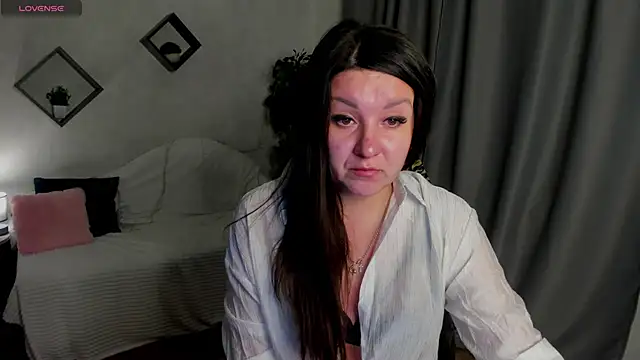 mood  berry online show from 10.21.25