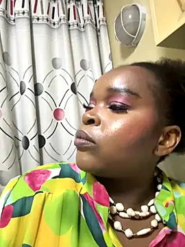 CynnxxxBarb online show from 11.26.25