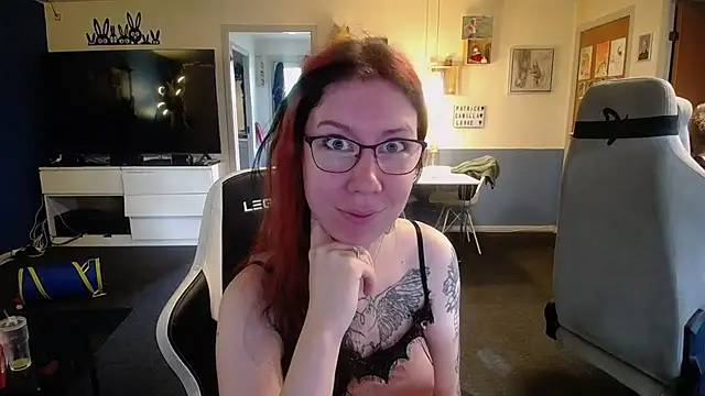 TattooedGirls online show from 10.31.25