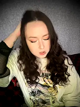 BambiGlow online show from 10.02.25