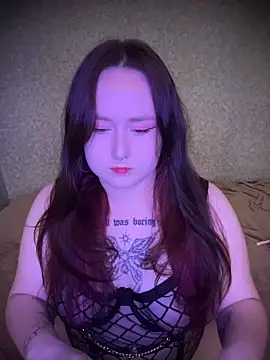 BambiGlow online show from 10.20.25