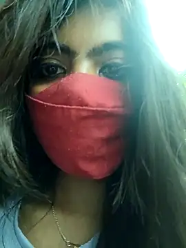 Snapshot of PEEHU-50 chatting on 10.04.25 PEEHU-50 online show from 10.04.25