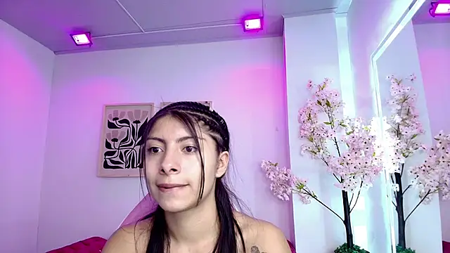 Snapshot of Gabriela_milani chatting on 04.30.26 Gabriela milani online show from 04.30.26