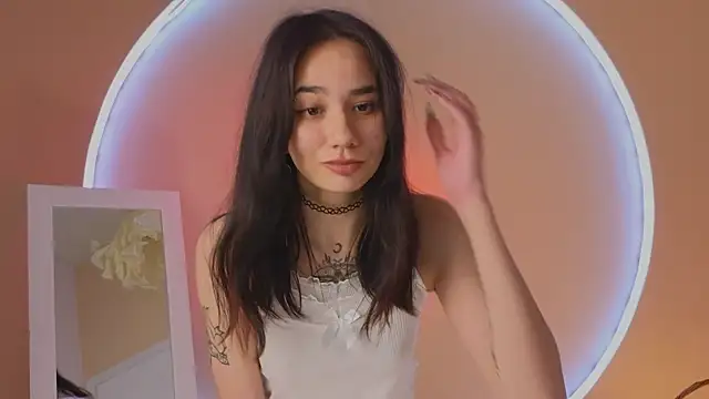 Snapshot of Lunel_kitten chatting on 10.04.25 Lunel kitten online show from 10.04.25