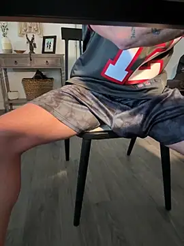 Beefkakey82 online show from 11.17.25