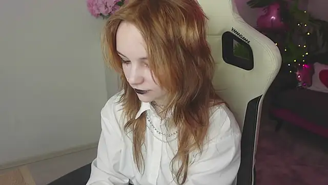 Snapshot of Staymonica chatting on 02.10.26 Staymonica online show from 02.10.26