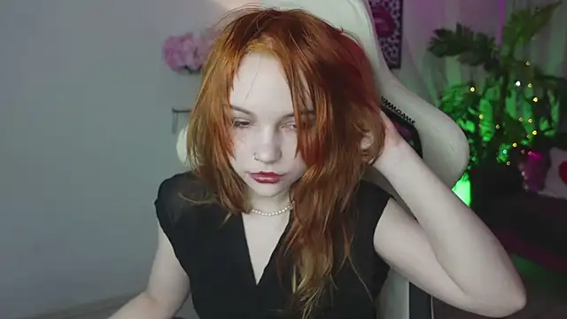 Snapshot of Staymonica chatting on 02.11.26 Staymonica online show from 02.11.26