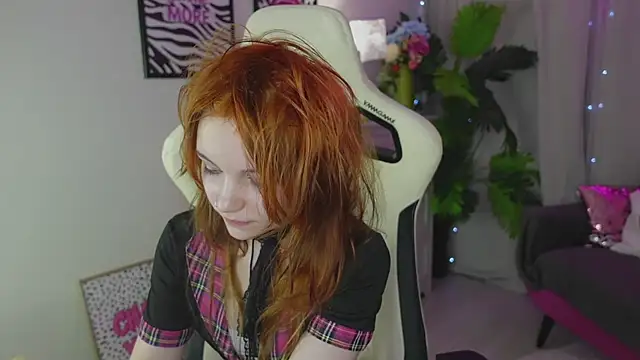 Snapshot of Staymonica chatting on 02.12.26 Staymonica online show from 02.12.26