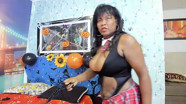 TashaMendoza1 online show from 10.31.25