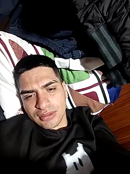 Snapshot of daniandr119 chatting on 10.04.25 daniandr119 online show from 10.04.25